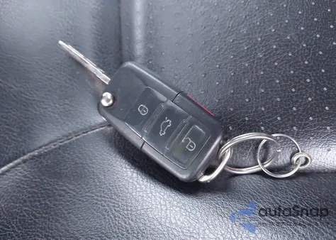 2008 Volkswagen New Beetle S/Se z USA, uszkodzony, nr VIN 3VWRW31C58M527389